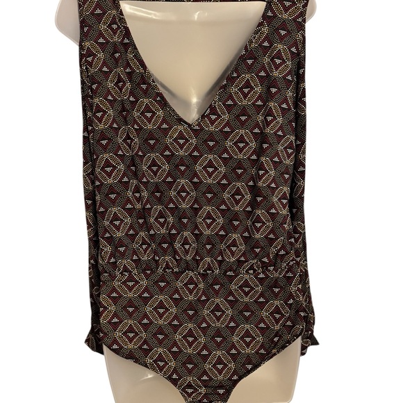 NWT Geometric V-Neck Bodysuit - Black/Brown Print   XLARGE   #3 - Picture 6 of 8